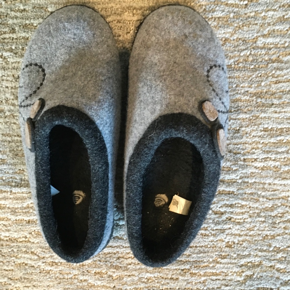 Acorn indoor/outdoor slippers